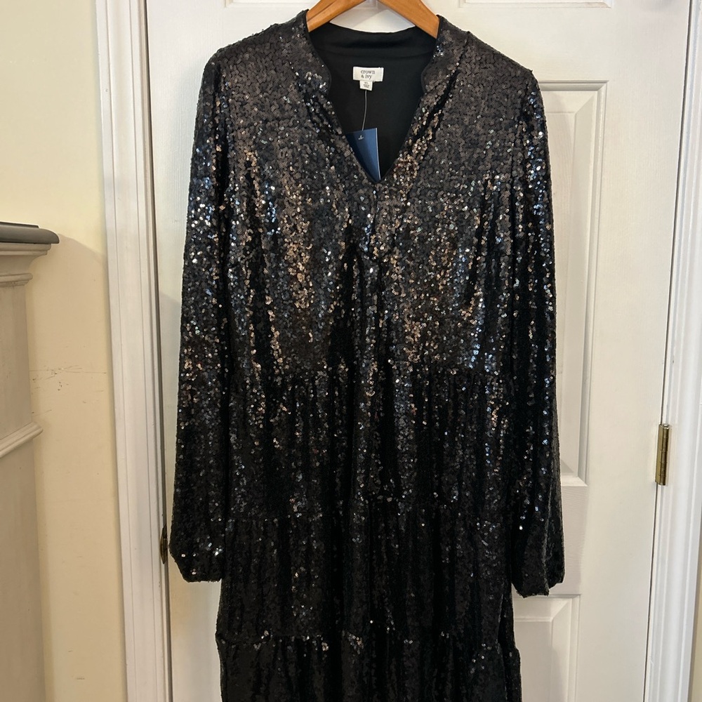 Crown & Ivy Black Sequin Long Sleeve Dress